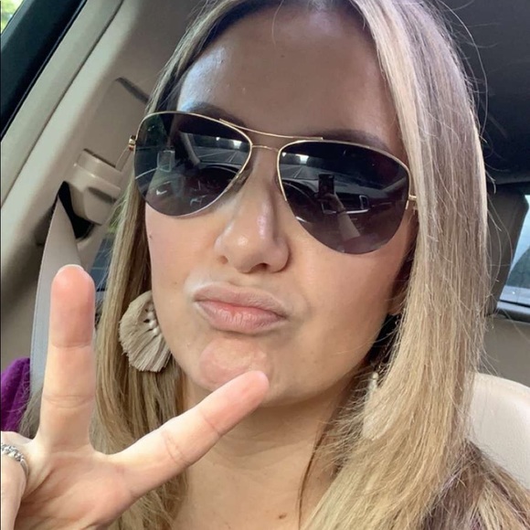 Meet your Posher, Jasmine - Picture 3 of 5